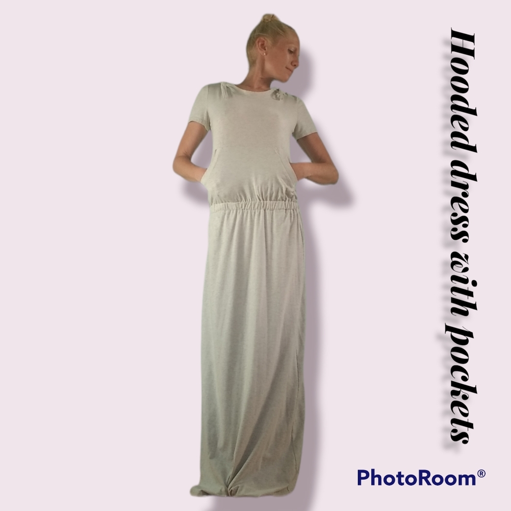 Hooded maxi dress with pockets